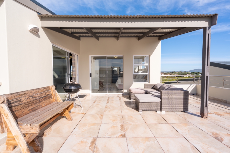 4 Bedroom Property for Sale in Sunset Estate Western Cape